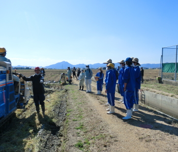 久世高校稲刈り交流