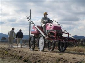 水田管理機で除草