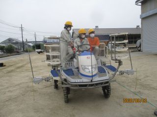 8条田植機の運転練習