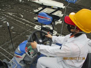 ４田植機の運転練習