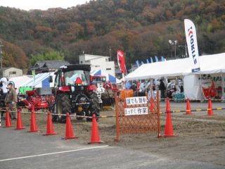 農業機械の展示