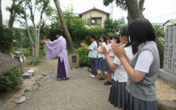 家庭クラブ　教養部（被服デザイン科）「針供養」しました！