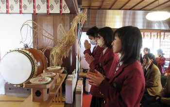 家庭クラブ教養部（被服デザイン科）「針供養」-3-をしました。