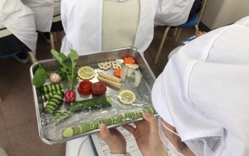 家政科３年生「調理」の授業でプロの技を学ぶ！