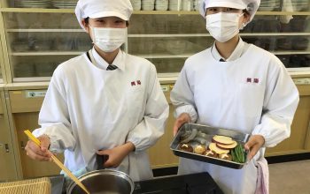 家政科２年生「フードデザイン」２年生になって初めての調理実習！