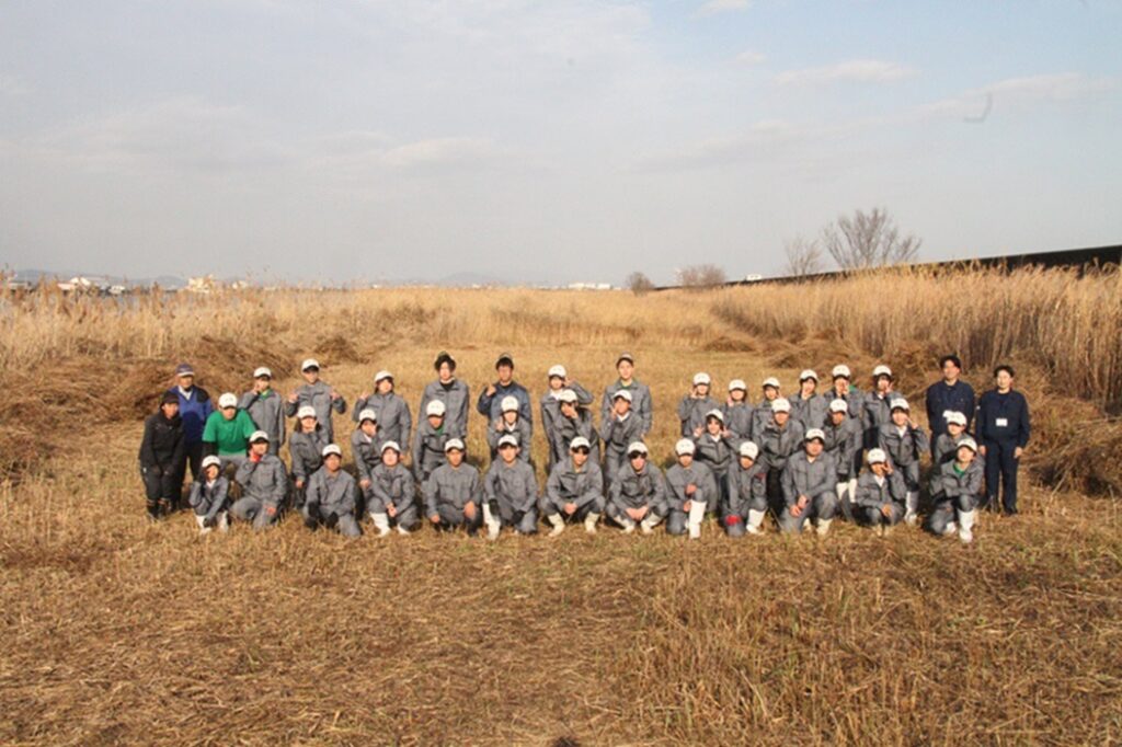 造園デザイン科1年生 ～葦刈り実習～