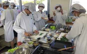 家政科２年生　笑顔あふれる最後の調理実習！